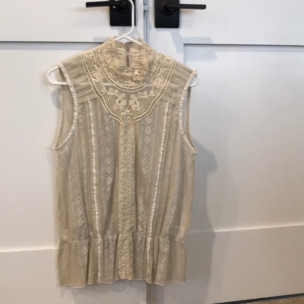 Off-white lace detail blouse ruching on bottom
